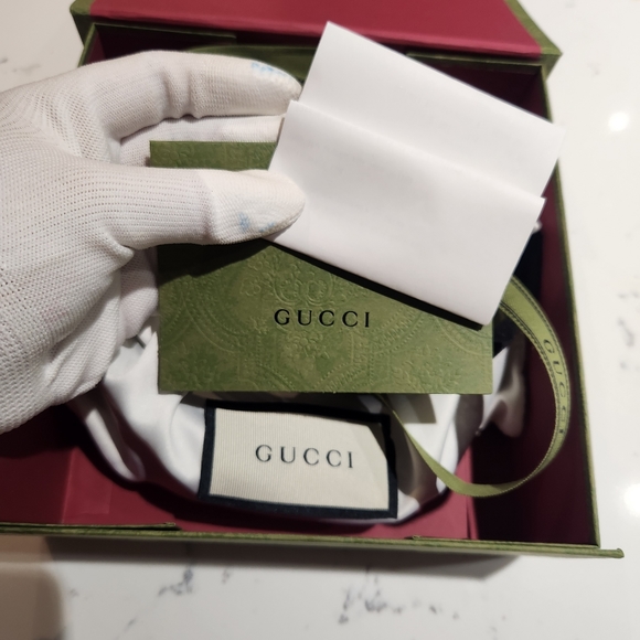 Gucci Leather Belt with Double G Buckle - Picture 4 of 11